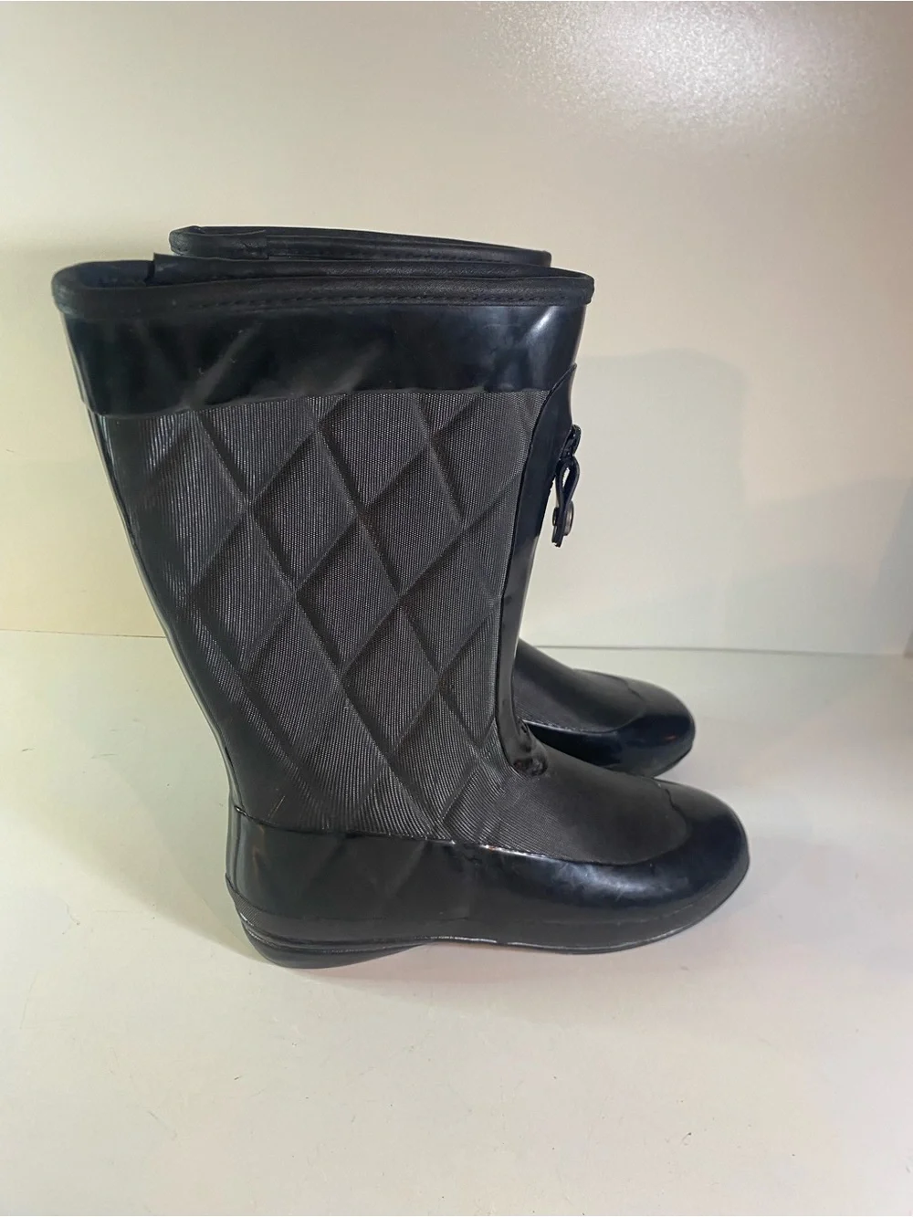 Sporto Luxe Tribeca Quilted Front Zipper Rain Boot Size 8